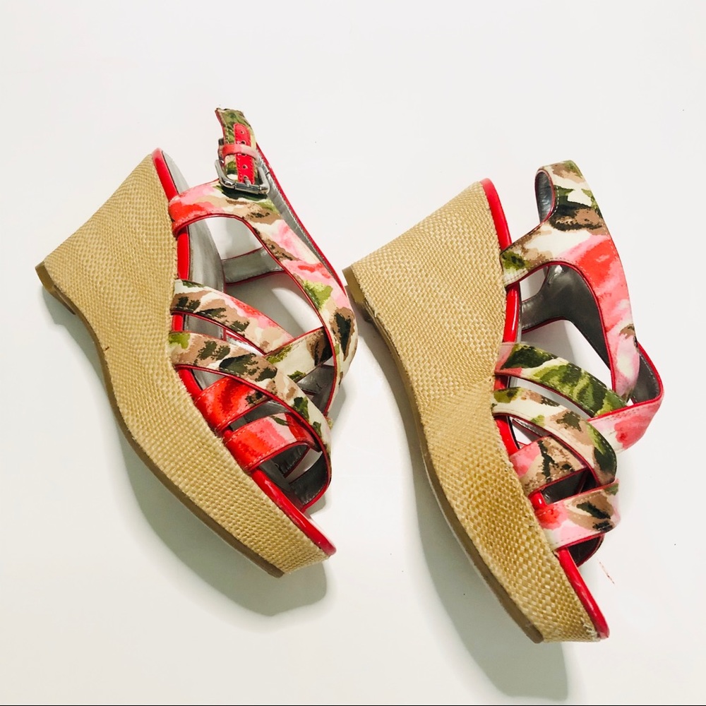 Marc Fisher Shoes Floral Wedges Red/Tan 8.5
